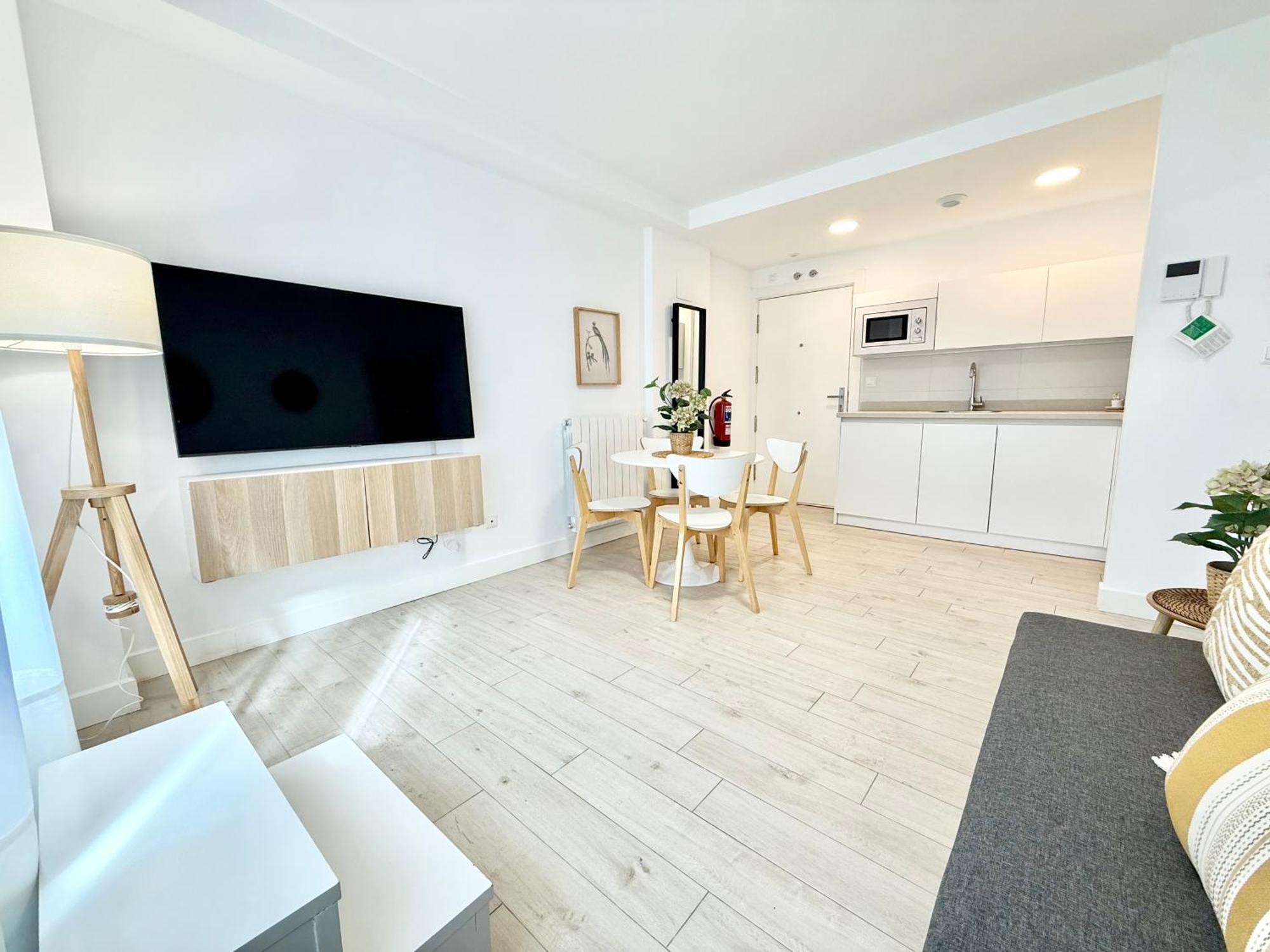 Castro Holidays - Apto B Nuevo Centrico Con Garaje Gratis Apartment Castro Urdiales